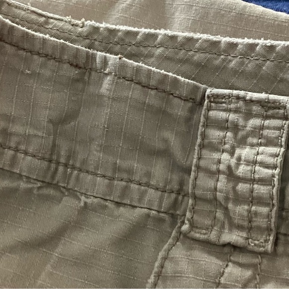 Calvin Klein khaki Bermuda shorts size 16. - Picture 9 of 9